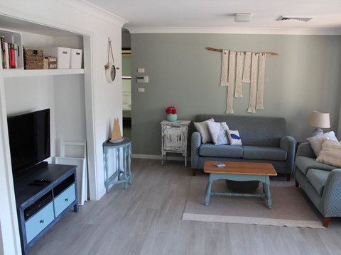 Wreck Beach Cottage @ Shoal Bay - Accommodation Redcliffe 0