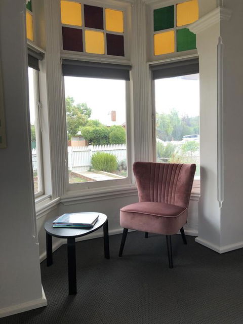 Wren's Nest - Accommodation Redcliffe 2