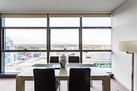 Wyndel Apartments Chatswood - Premium Apartment - Accommodation Redcliffe 3