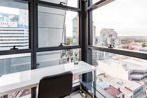 Wyndel Apartments Chatswood - Premium Apartment - Accommodation Redcliffe 2