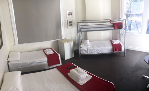 Wynyard Hotel - Accommodation Redcliffe 2