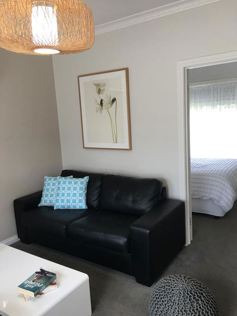 Wypinga B&B - Pet Friendly - Accommodation Redcliffe 1