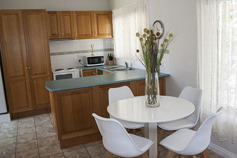 Wypinga B&B - Pet Friendly - Accommodation Redcliffe 2