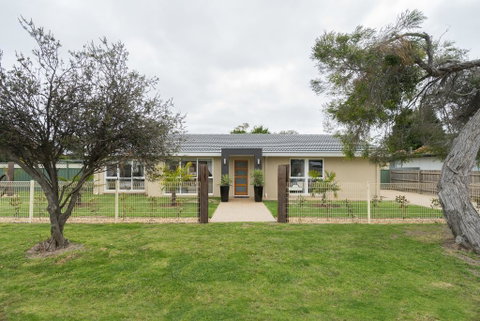 Xanadu Shores - Accommodation Redcliffe 0