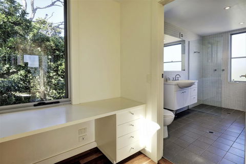 YALLUMBEE - Accommodation Redcliffe 3