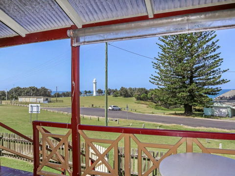 Yamba Pilot Cottage 1 - Pets Welcome - Close To Beach - Accommodation Redcliffe 0
