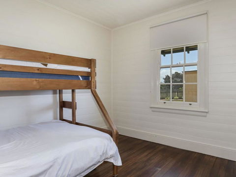 Yamba Pilot Cottage 2 - Pets Welcome - Close To Beach - Accommodation Redcliffe 1