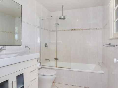 Yamba Pilot Cottage 2 - Pets Welcome - Close To Beach - Accommodation Redcliffe 3
