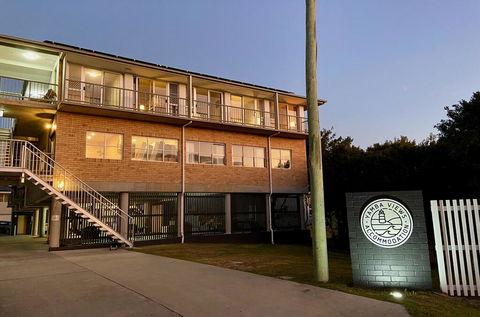 Yamba Views Accommodation - Accommodation Redcliffe 0