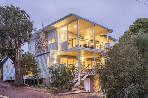 Yaringa - Accommodation Redcliffe 0