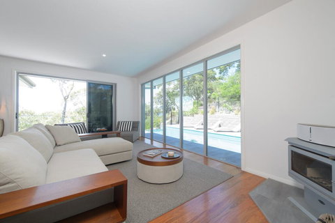 YARINGA - Retreat Style Accomodation With Swimming Pool - Accommodation Redcliffe 0