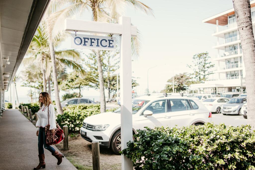 Cooee Bay QLD Accommodation Redcliffe