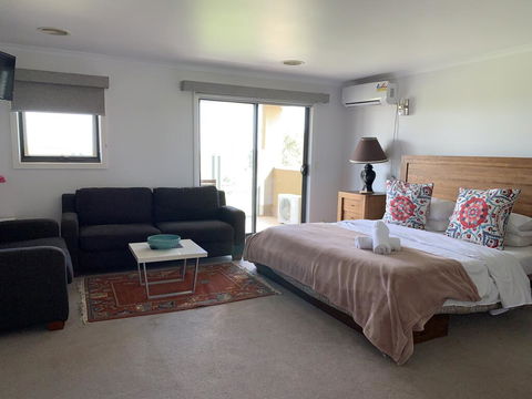 Yes Home - Accommodation Redcliffe 0