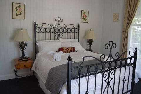 YesterYear On West - Accommodation Redcliffe 3