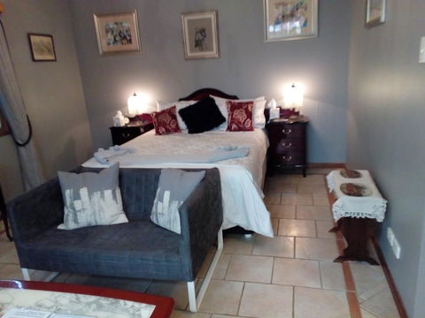 York's Lookout Lodge Bed And Breakfast - Accommodation Redcliffe 0