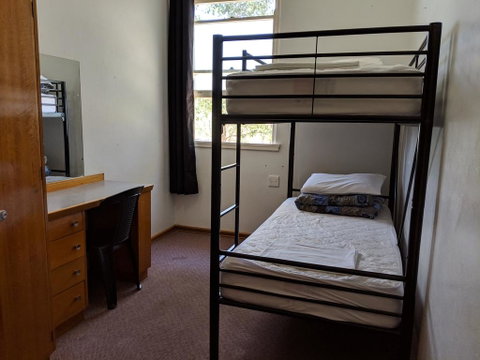Young Budget Accommodation - Accommodation Redcliffe 2