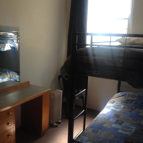 Young Budget Accommodation - Accommodation Redcliffe 3