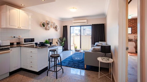 Your Home Here In Sydney - Accommodation Redcliffe 3