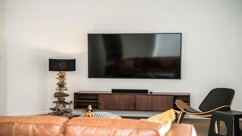 Your Luxury Escape - Byron Sunset Breeze - Accommodation Redcliffe 1