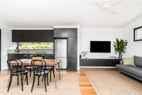 Your Luxury Escape - Carinya Cottages 5 - Accommodation Redcliffe 1