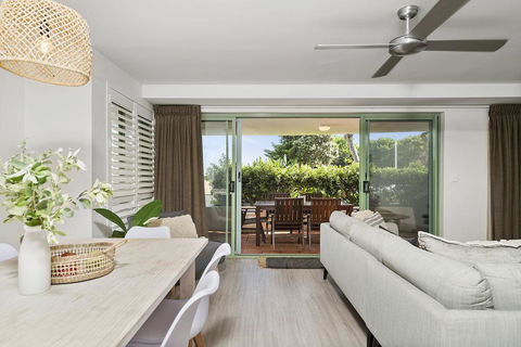 Your Luxury Escape - Karinya At Surfside - Accommodation Redcliffe 3