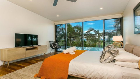 Your Luxury Escape - Kiah 11 Beach House Ocean Views - Accommodation Redcliffe 1