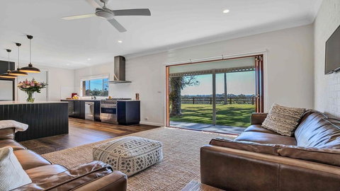 Your Luxury Escape - Paul's Farmhouse At Newrybar - Accommodation Redcliffe 0