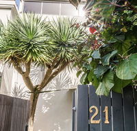 Your Luxury Escape - The Loft - Accommodation Redcliffe
