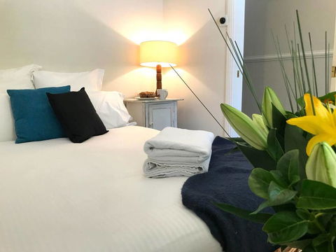 YSG The Edward Townhouse 151 - Walk To Town - Accommodation Redcliffe 3