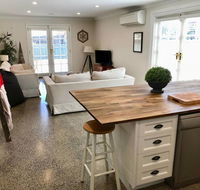 YSG The Edward Townhouse 153 - Walk To Town - Accommodation Redcliffe