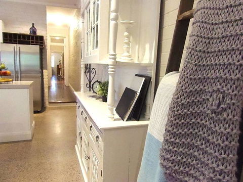 YSG The Edward Townhouses 155 And 157 - Steps To Town - Accommodation Redcliffe 3