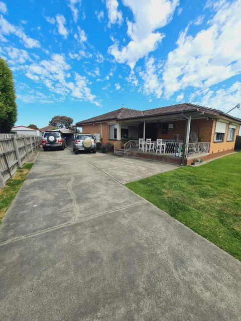 1 Bedroom Self-contained Apartment In Lalor - Accommodation Redcliffe 2
