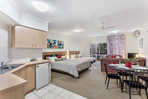 Zenith Studio, Unit 3/10 Messines Street - Accommodation Redcliffe 0