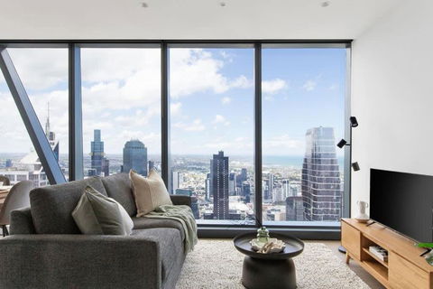A 2BR Apt With Amazing City Views, FREE Parking - Accommodation Redcliffe 0