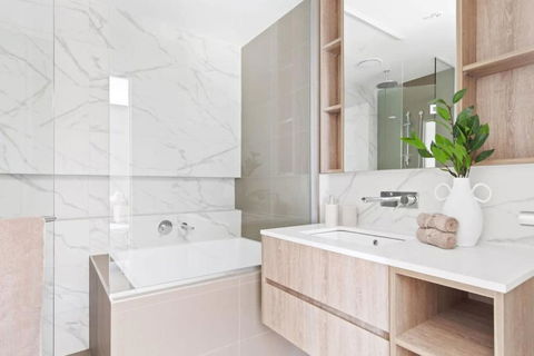 A 2BR Apt With Stunning City Views FREE Parking - Accommodation Redcliffe 4