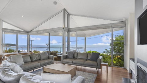 A Beachside Getaway - 8 - Accommodation Redcliffe 3