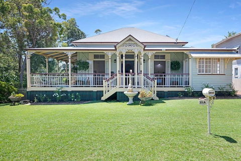 A Charming Queenslander - Accommodation Redcliffe 4