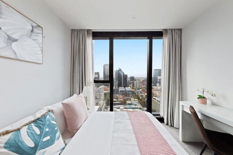 A Chic 2BR Apt Near Melbourne CBD W FREE Parking - Accommodation Redcliffe 0