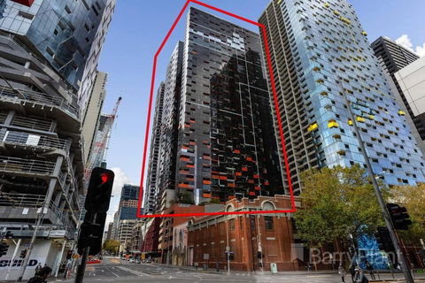 A Chic 2BR Apt Near Southern Cross, With Secure Parking - Accommodation Redcliffe 1