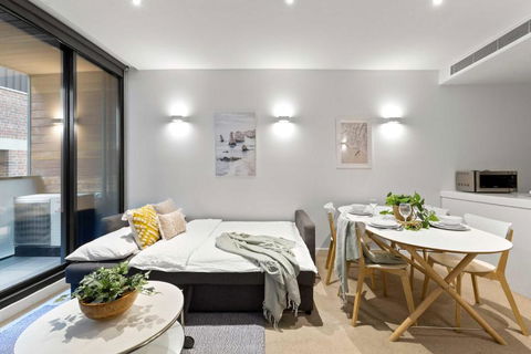 A Chic & Comfy 2BR Apt Near Federation Square - Accommodation Redcliffe 1