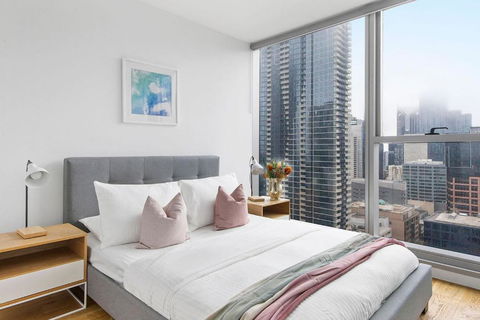 A Chic & Lovely 2BR Apt CBD With City Views - Accommodation Redcliffe 0
