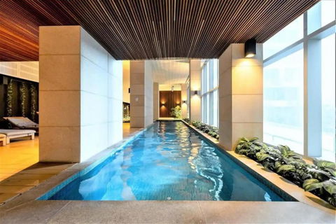 A Chic & Lovely 2BR Apt CBD With City Views - Accommodation Redcliffe 2