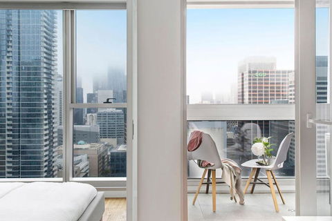 A Chic & Lovely 2BR Apt CBD With City Views - Accommodation Redcliffe 4