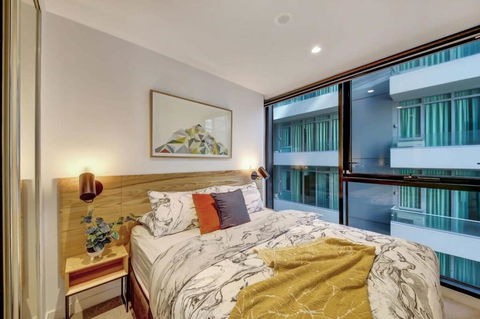 A Comfy 2BR Apt Near Crown & Southern Cross - Accommodation Redcliffe 3