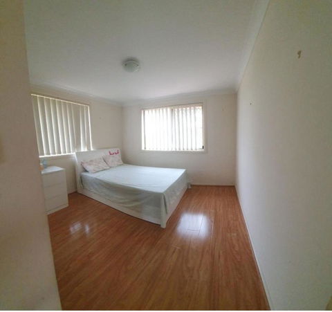 A Cosy Private Bedroom For You (2) - Accommodation Redcliffe 1