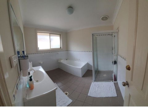 A Cosy Private Bedroom For You (2) - Accommodation Redcliffe 2