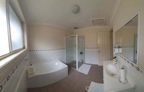 A Cosy Private Bedroom For You (2) - Accommodation Redcliffe 3
