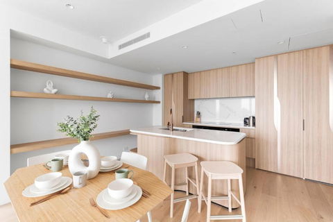 A Cozy 2BR Apt At Sapphire By The Gardens - Accommodation Redcliffe 4