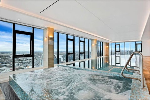A Cozy 2BR Apt Near Crown With City Skyline Views - Accommodation Redcliffe 3
