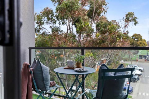 A Cozy & Modern Apt Near To Flemington Races - Accommodation Redcliffe 2